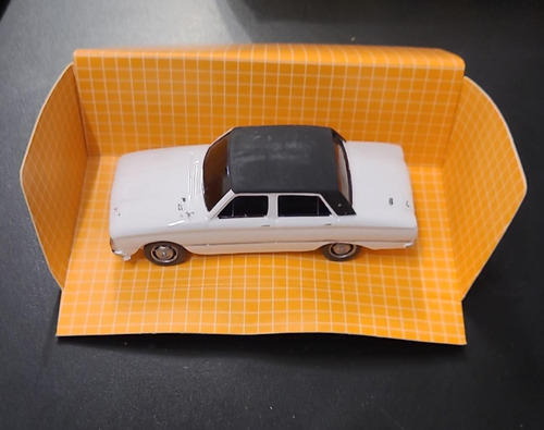 Ford Falcon Ghia Blanco Hermoso Maqueta Hecha En Resina 1/43