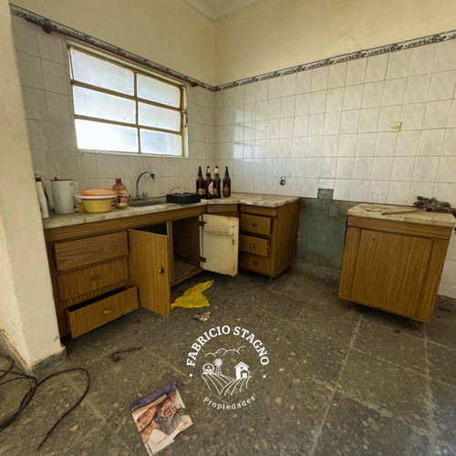 Venta Casa A Reciclar 2 Dormitorios Mercedes Con Cochera