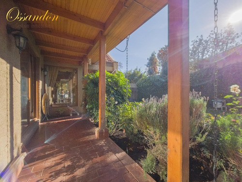 Imagen 10 de 30 de Excelente Casa Ubicada En Zona De Quinchamalí. Las Condes.