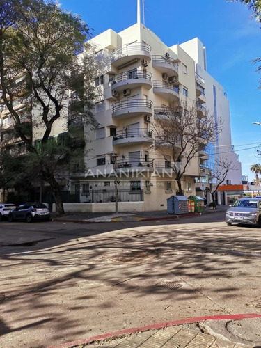 Venta Apartamento Reciclado De Estilo En Punta Carretas