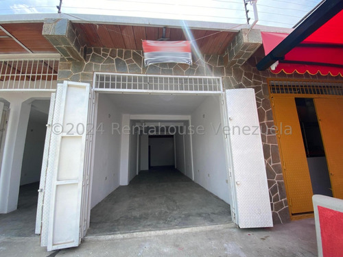 Jip 24-23414. Se Alquila Excelente Local Comercial, En La Avenida Principal Del Limón, Con Cerco Eléctrico, Cámaras De Seguridad. Listo Para Cualquier Rubro Comercial. Maracay