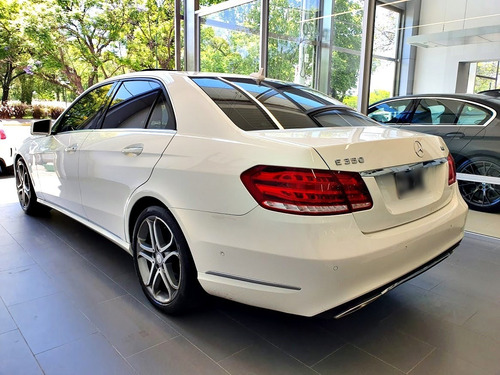 Imagen 6 de 9 de Mercedes Benz E 350