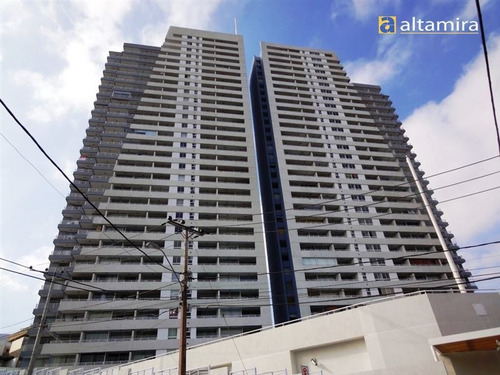 Departamento En Venta De 4 Dorm. En Iquique
