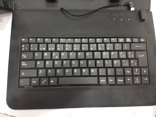 Imagen 3 de 4 de Funda Con Teclado Negra Lisa Con Orificios