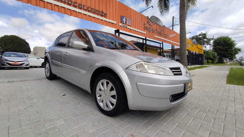 Imagem 2 de 15 de Renault Megane Sedan Dynamique 2.0 16v 4p 2011