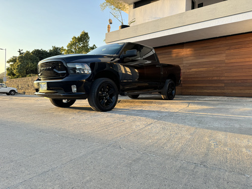 Dodge Ram Hemi 5.7 Sport Crew 4x4