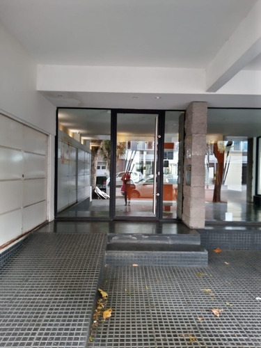 Imagen 2 de 11 de Venta De Departamento De Un Ambientes Y Medio Con Balcón Saliente.