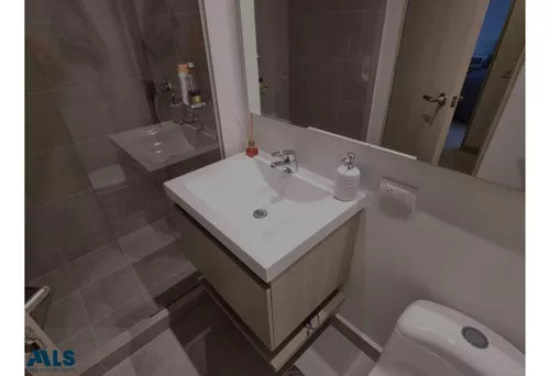 Apartamento En Excelente Ubicación En Envigado(mls#251443)