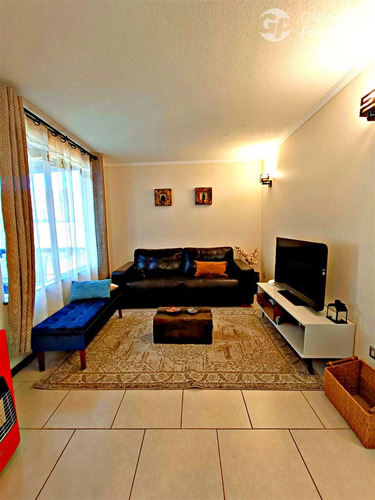 Casa En Venta De 4 Dorm. En Pucón