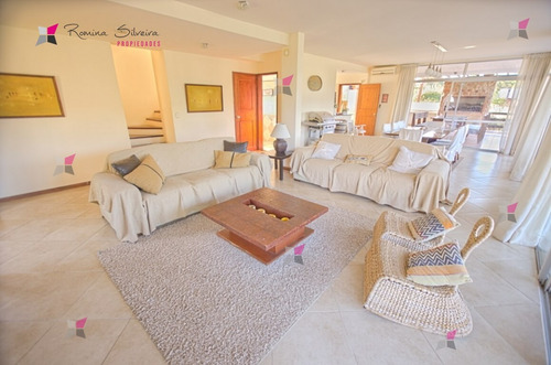 Casa En Venta La Barra- Ref: 8987
