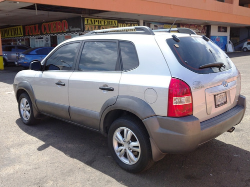 Imagen 4 de 17 de Hyundai Tucson 4x4
