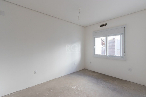 Casa Em Porto Alegre Com 3 Dormitórios - Lu430955