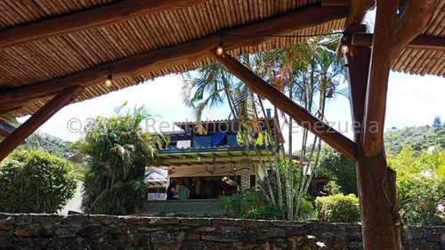 Bellisima Propiedad, Casa Estilo Colonial En Venta Ubicada En Oripoto 24-27451