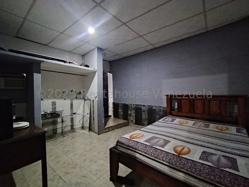 Casa En Venta En El Limon Maracay Aragua 24-15568 Irrr
