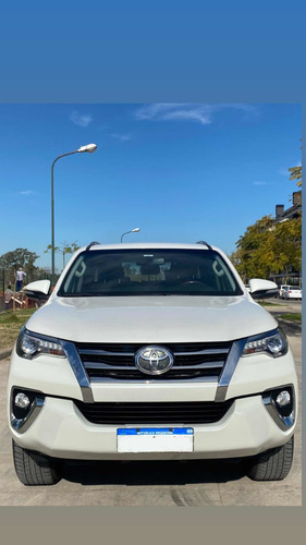 Imagen 2 de 13 de Toyota Sw4 2016 2.8 Srx 177cv 4x4 7as At