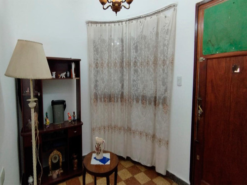 Casa En R. Sanez Peña Al 1000 (junin)