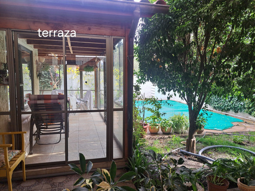 Casa Sólida Con Piscina En Condomio