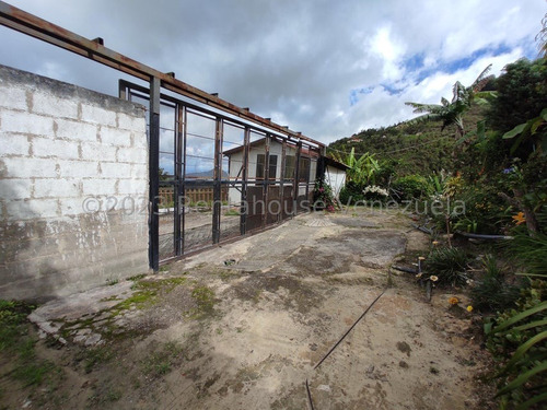 Casa Con Terreno En Venta En La Colonia Tovar. Ljsa 25-13565