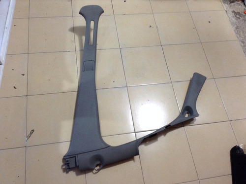Plastico De Poste Derecho Renault Clio Platina Original
