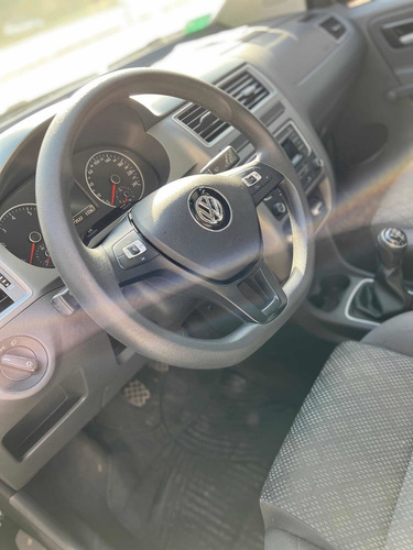 Imagen 10 de 24 de Volkswagen Suran 2017 1.6 Comfortline