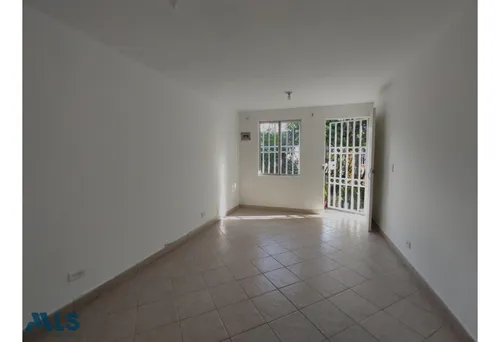 Casa Unifamiliar En Venta Aures # 1(mls#249011)