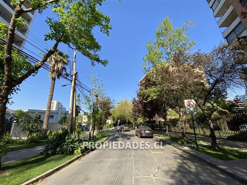 Imagen 4 de 6 de Sitio En Venta En Lyon / P. De Valdvia