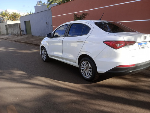 Fiat Cronos 1.3 Flex 4p