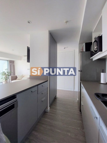 Imagen 10 de 17 de Amplio Apartamento En Piso Alto, Con Excelente Vista Al Mar.