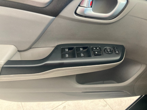 Imagen 12 de 17 de Honda Civic Exs 1.8 Mt