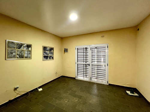Casa - Trea Ambientes - Mariano Acosta, Bario Boreal