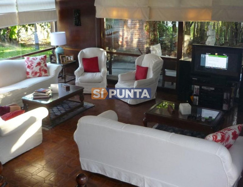 Imagen 3 de 13 de Casa Con Piscina En Alquiler - Playa Mansa