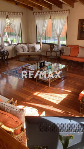 Casa En Venta En Condominio Jurica