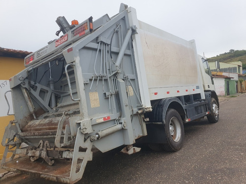 Caminhao Compactador De Lixo