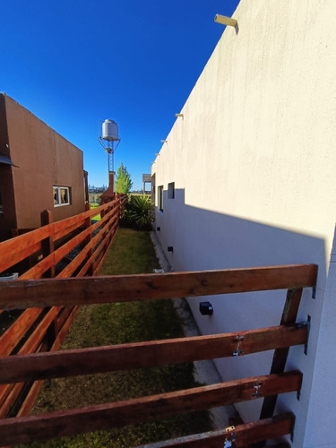 Hermosa Casa En Domselaar Barrio Los Tilos