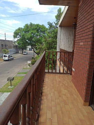 Imagen 12 de 17 de Casa En Venta De 3 Dormitorios C/ Cochera En La Tablada