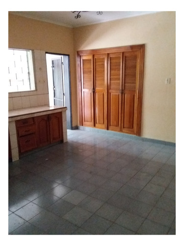 Imagen 5 de 6 de Se Alquila Casa En Av Raul Leoni Al01-0028rl- Aj