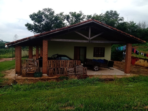 Sítio 5,5 Alqueires Rico Em Agua,localização Nobre,2 Casas Boas,4 Dorms Cada,4 Kms Do Asfalto,terra Fértil,vermelha,muitas Benfeitorias - St00053 - 69181042