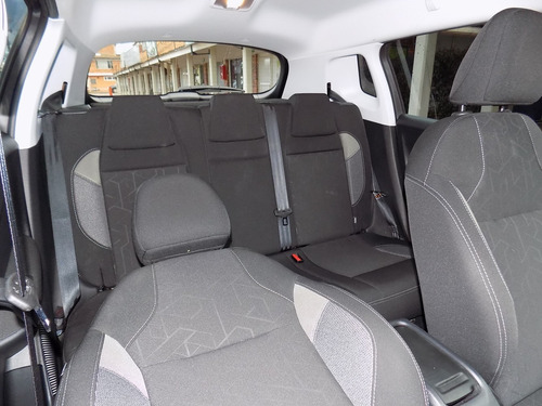 Peugeot 2008 1.6cc At Aa