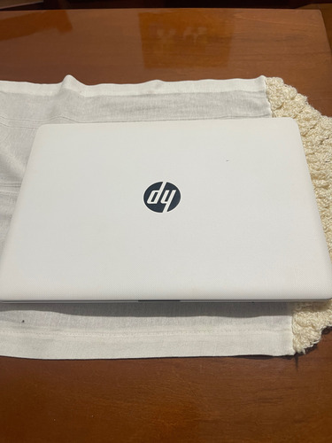 Notebook Hp Intel Celeron 14-bs007la 500 Gb 4gb Blanco (Usado)