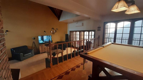 Casa En Venta - 3 Dormitorios 5 Baños 1 Cochera - 335mts2 - Villa Urquiza