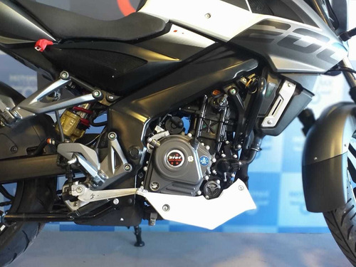 Bajaj Rouser Ns 200 Fi / Cb 190 / Fz 25/