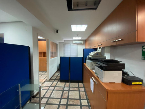 Imagen 16 de 19 de Se Alquila Casa Comercial En El Rosal 588m²
