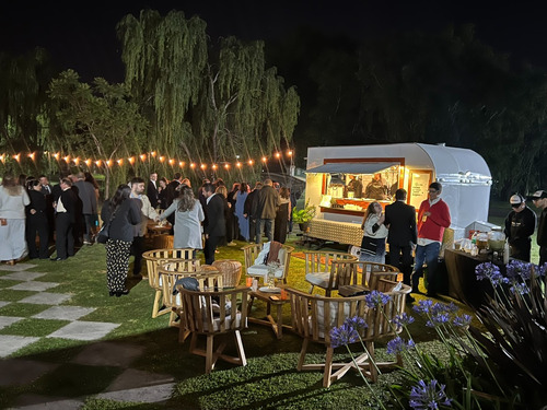Catering En Food Truck / Formal E Informal / Barras Móviles