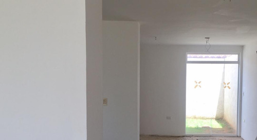 Imagen 10 de 14 de Town House En Urb. Maneiro