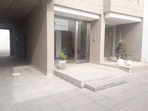 Imagen 3 de 13 de Departamento En Venta En Lanus Oeste