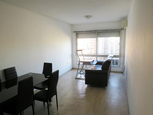 Imagen 2 de 12 de Venta Apartamento Dos Dormitorios Dos Baños Ciudad Vieja