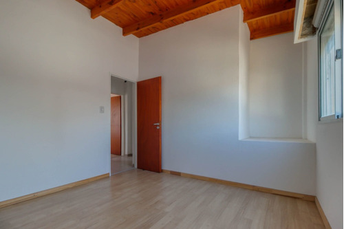 Imagen 15 de 23 de Casas En Venta En La Plata. Duplex Con Verde