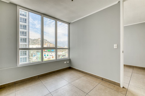 Arriendo Depto En Av Independencia. Piso 24. Vista Sur