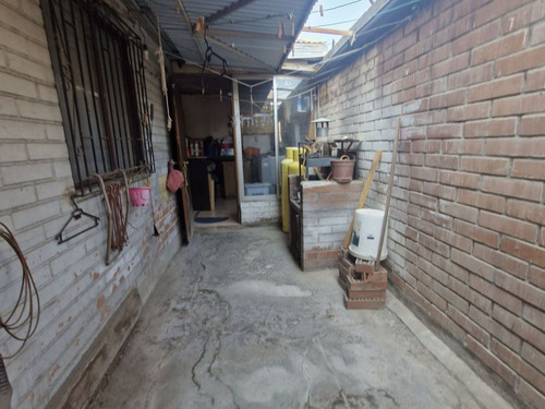 Hogares, Vende Amplia Casa 5d2b - Metro Las Parcelas - Avda.