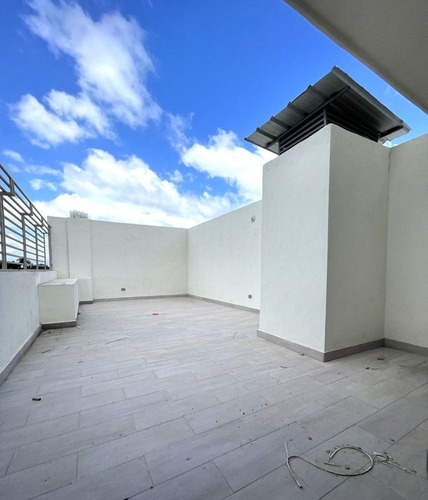 Imagen 9 de 12 de 4to Nivel Con Terraza En Las Caobas